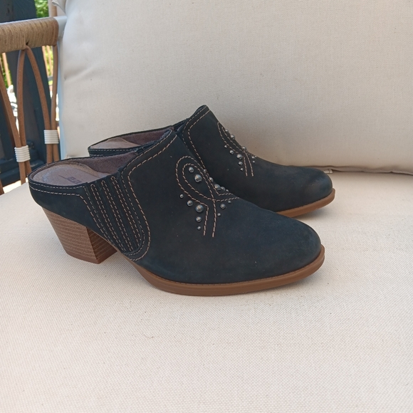 Black leather suede studded heeled mules/clogs Size 7 Wide - Picture 5 of 11